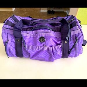 lululemon duffle bag
